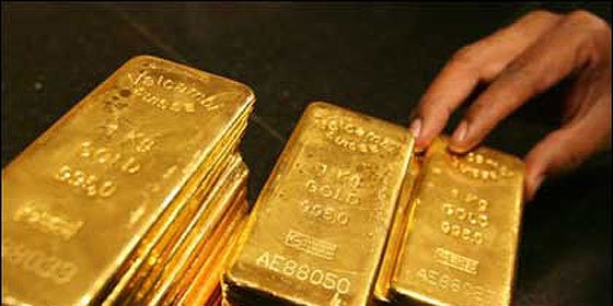 El oro espa&ntilde;ol que el socialista Solbes vendi&oacute; en 2007 vale hoy m&aacute;s del doble