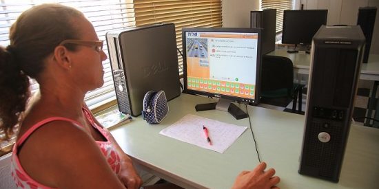 Las ventajas de sacarte el carnet con una autoescuela digital