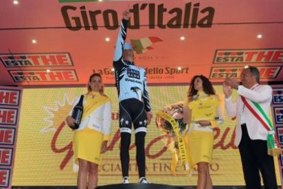 Contador gana la cronoescalada y se lo dedica a Xavi Tondo