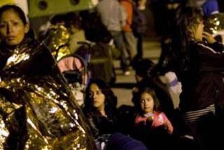 Los ecuatorianos que a&uacute;n no pueden regresar a sus casas ser&aacute;n atendidos en un campamento unificado