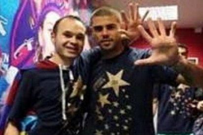 Vald&eacute;s e Iniesta desatan la pol&eacute;mica con la foto de la 'manita'