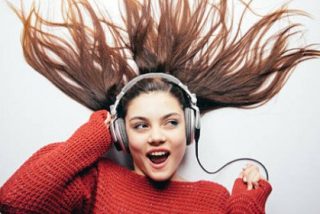 ¿Escuchar música en el trabajo aumenta la productividad?