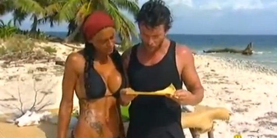 Tatiana Delgado da la bienvenida a sus nuevos compa&ntilde;eros de 'Supervivientes' de la manera m&aacute;s 'caliente' posible