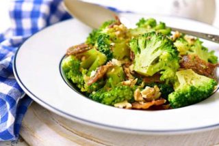 Receta de br&oacute;coli salteado?