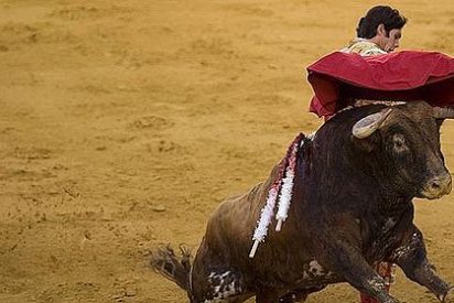 Toros: Sebastián Castella y El Cid, por la puerta grande en Granada