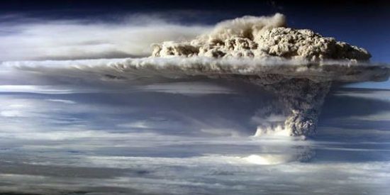 Cenizas del volc&aacute;n Puyehue comienzan a caer en la Patagonia argentina