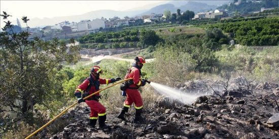 Arden 50 hect&aacute;reas en un incendio en Trabadelo, en Le&oacute;n, que ha movilizado a la UME