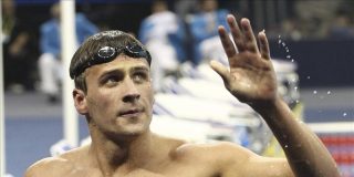 Lochte suma su quinta medalla de oro en Shanghái