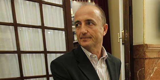 España se hunde y a Bono le preocupa la corbata de Sebastián