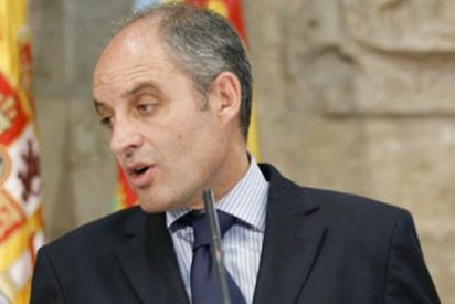 &iquest;Dimitir Camps? &iexcl;Qu&eacute; le corten la cabeza!
