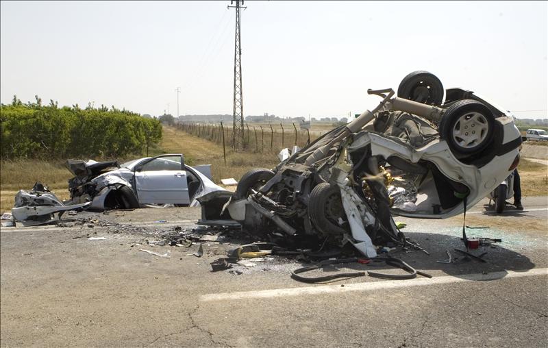 Diecis&eacute;is muertos en las carreteras desde que comenz&oacute; la operaci&oacute;n salida
