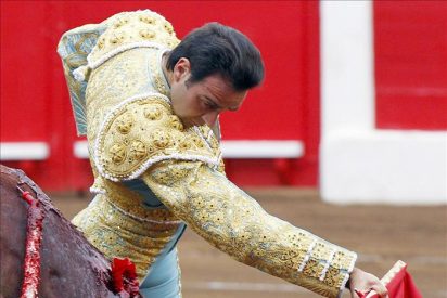 Toros: Triunfan Ponce en Huesca, y El Cordobés y Luque en El Escorial