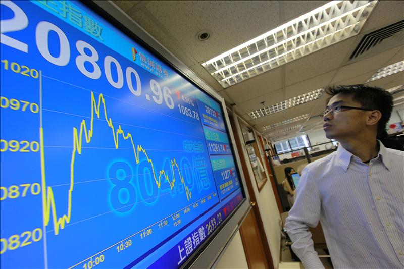 El &iacute;ndice Hang Seng baj&oacute; 10,40 puntos el 0,05 por ciento en la apertura