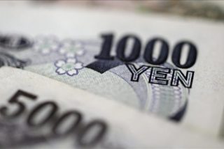 Moody's rebaja la nota a Jap&oacute;n por su d&eacute;ficit y alta deuda p&uacute;blica