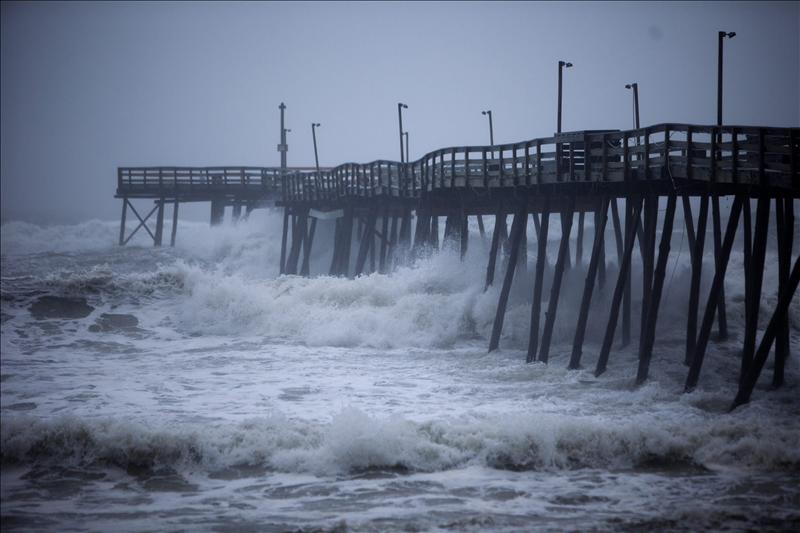 El huracán "Irene" toca tierra en Carolina del Norte