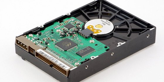 Un misterioso cliente encarga a IBM el disco duro m&aacute;s grande jam&aacute;s construido