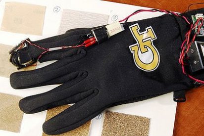 Un guante especial que mejora tu sentido del tacto