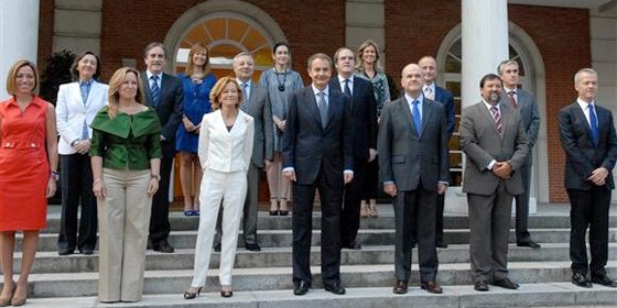 Un Gobierno debajo de la sombrilla