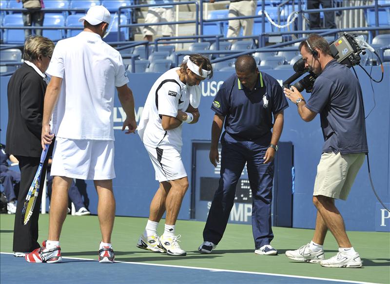 Ferrer no pudo ante Roddick, próximo rival de Nadal, tras un accidentado partido