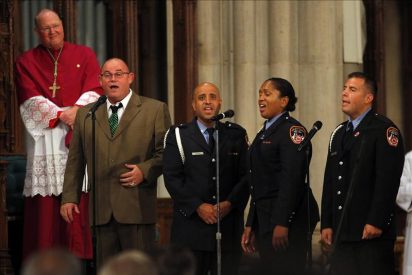 Homenaje en la catedral de San Patricio a los bomberos que murieron el 11-S