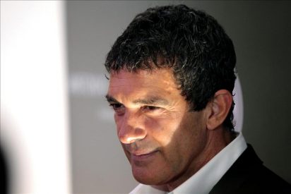 Antonio Banderas y Jessica Alba triunfan en los premios latinos Alma