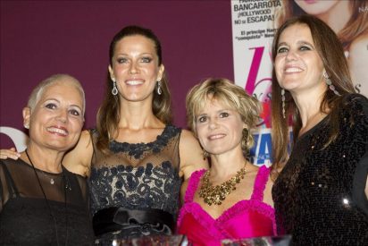 Dise&ntilde;adores y cantantes son reconocidos con el premio "Iconos" de Vanidades