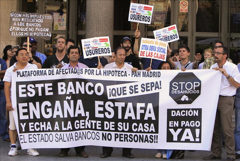 Plataformas de afectados por las hipotecas se manifiestan hoy contra los desahucios