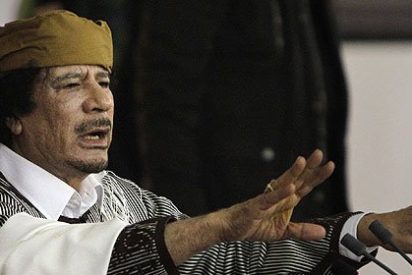 Gadafi habla de una "larga lucha" y pide a las tribus que combatan