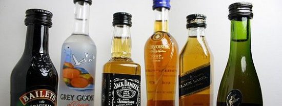 Mueren cinco personas en Colombia por beber licor adulterado