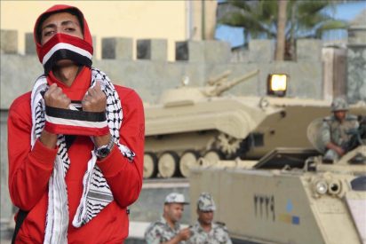 Miles de personas protestan en Egipto para exigir cambios en la ley electoral