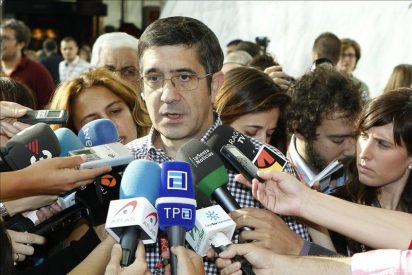 El lehendakari rechaza "hacer el juego" a ETA y exige su desaparici&oacute;n