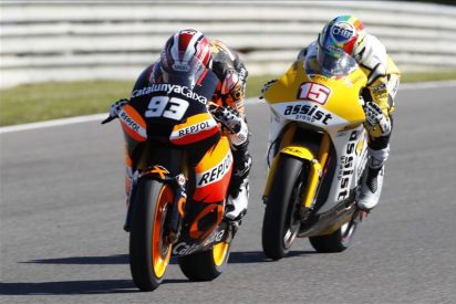 M&aacute;rquez s&oacute;lo cede cuatro puntos frente al Bradl y gana Alex de Angelis