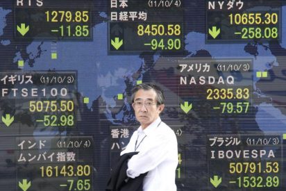 El Nikkei baja 3,26 puntos, un 0,03 por ciento, hasta 8.678,89 enteros