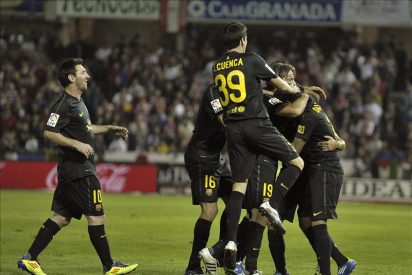 Xavi da al Barcelona un p&iacute;rrico triunfo en Granada