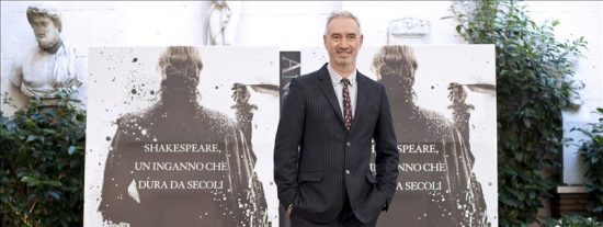 Roland Emmerich, director de "Anonymous", dice que Shakespeare fue "un impostor"
