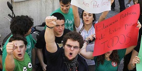 'Estudiantes' de 30 a&ntilde;os en el sindicato que agita la huelga en la Educaci&oacute;n