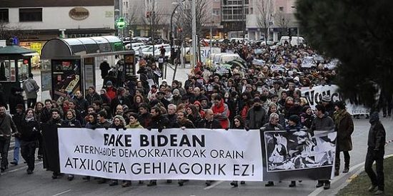 Los facinerosos de Ekin, el 'aparato pol&iacute;tico' de ETA, anuncian su disoluci&oacute;n