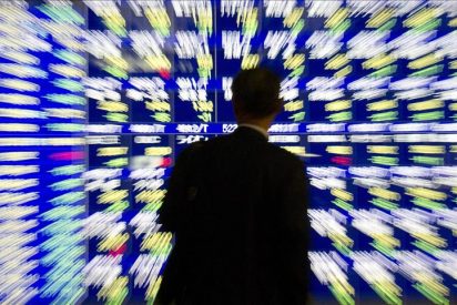 El Nikkei baja 78,77 puntos, un 0,92 por ciento, hasta 8.463,16 enteros