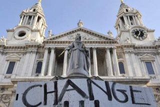 La Iglesia Anglicana negocia con los indignados
