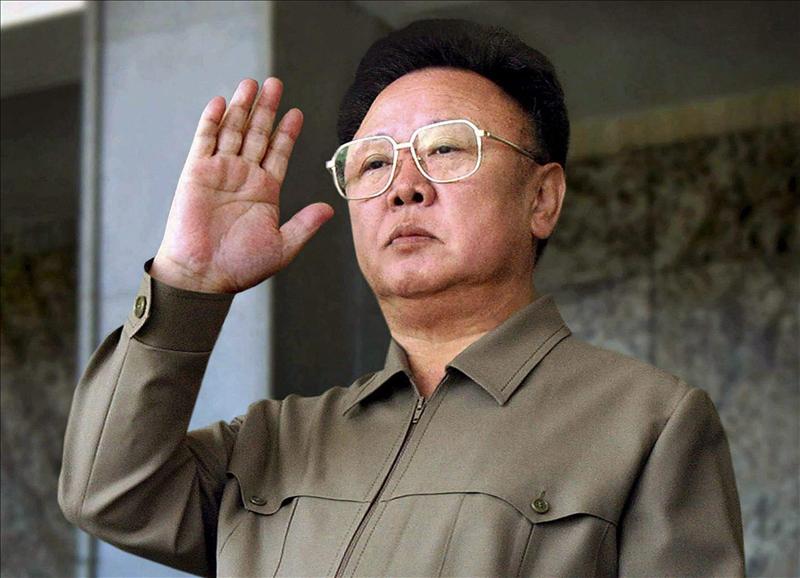 Fallece Kim Jong-il, el 'tiranosaurio' norcoreano, mientras viajaba en tren