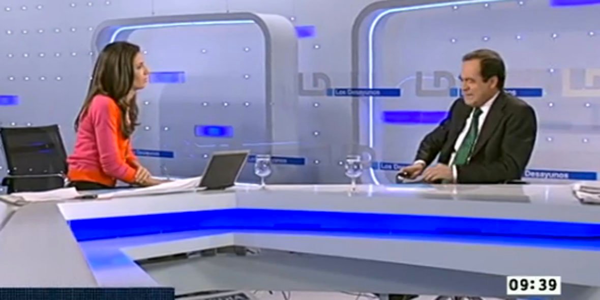 Bono a Ana Pastor: "&iquest;Usted ve la imagen que da de Se&ntilde;orita Rottenmeier?"