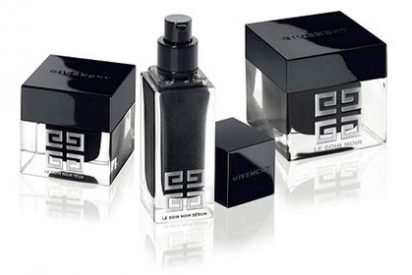 La Esencia de Alga Vital en el coraz&oacute;n de Le Soin Noir S&eacute;rum de Givenchy