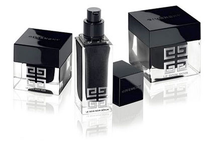 La Esencia de Alga Vital en el corazón de Le Soin Noir Sérum de Givenchy