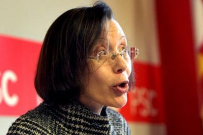 Los 'indignados' insultan a Tura: "Torturadora" y "fascista"