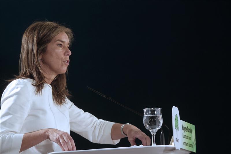Ana Mato sopesa contratar seguridad privada para las maltratadas