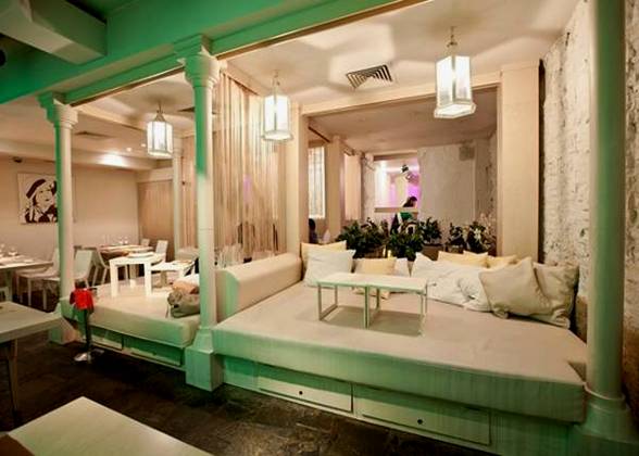 Cenar en camas, una original manera de celebrar la San Valentín