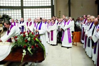 Una multitud llora a Bardales