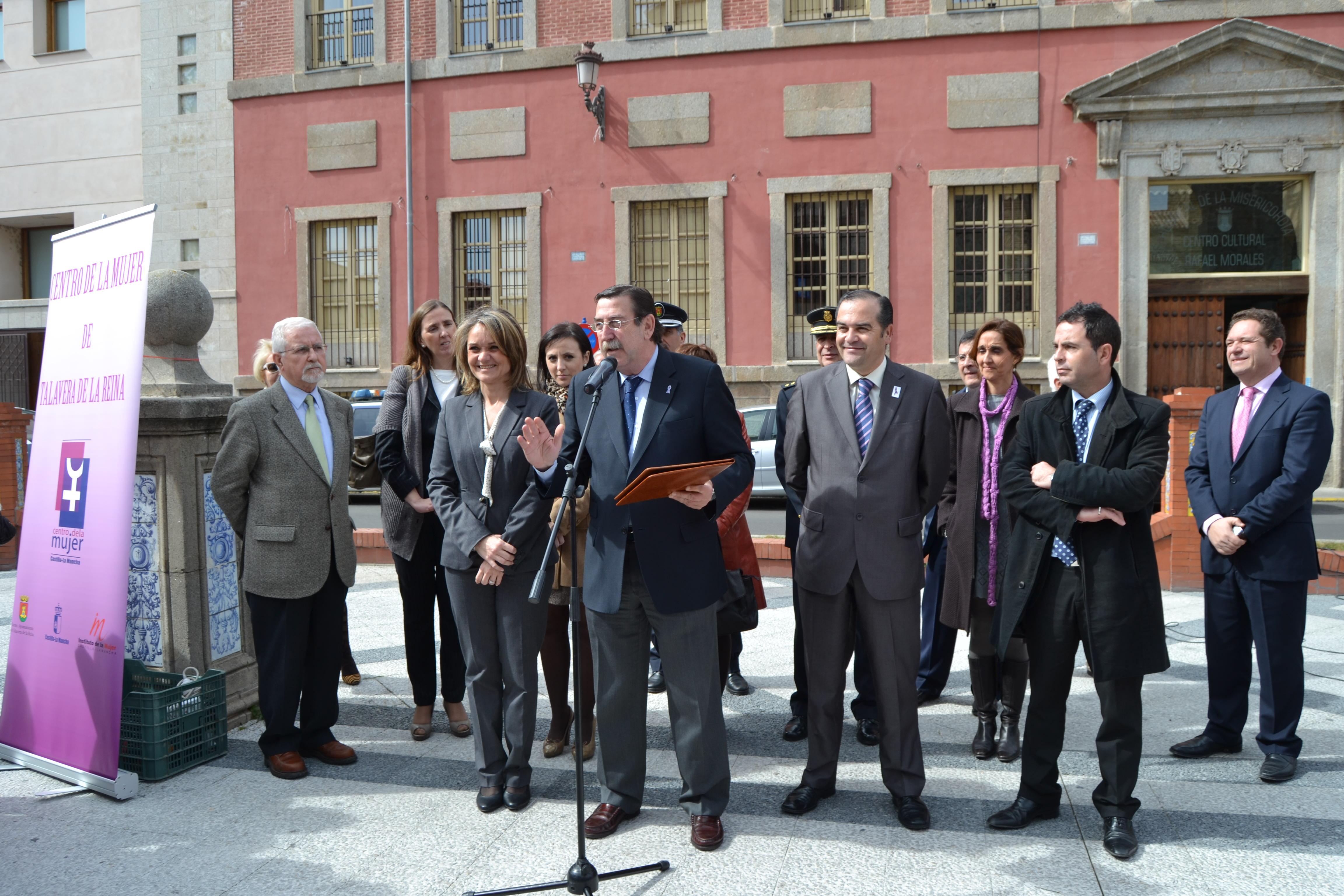 El Alcalde apela a la uni&oacute;n de la administraci&oacute;n y la sociedad para alcanzar una mayor igualdad