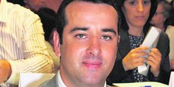 Dimite un concejal del PP tras robar el iPhone de una asesora