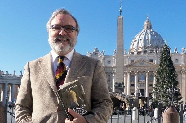 El vaticanista Marco Politi dice que la Iglesia de Ratzinger "está estancada"